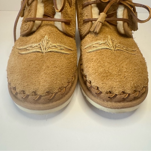 UGG Men\'s Boots in Tan and Brown